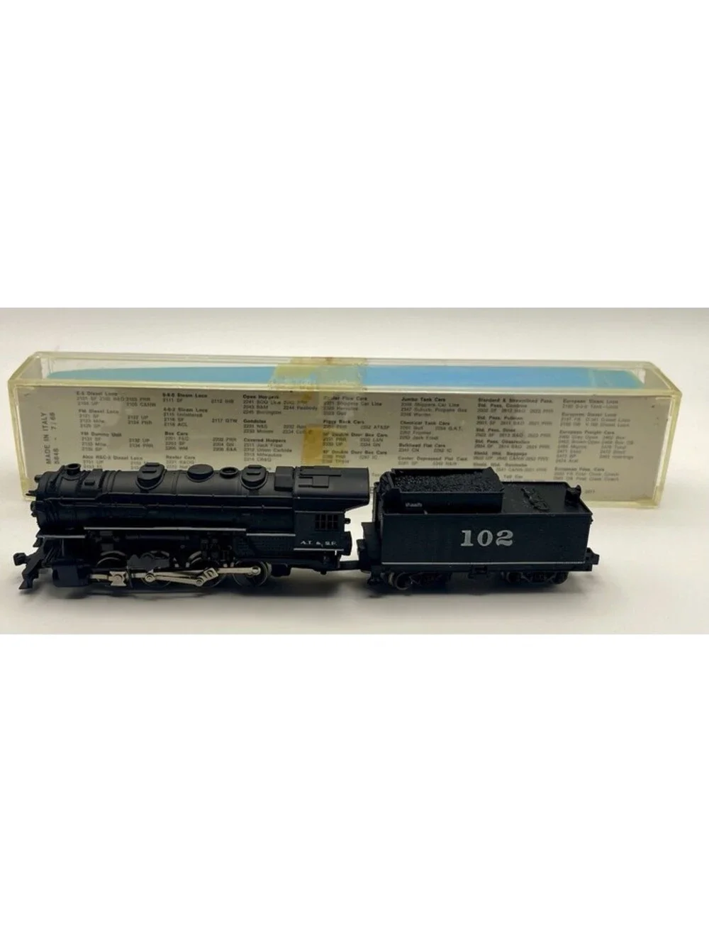 Atlas N Gauge 0-8-0 2111 AT&SF Steam Locomotive Train Engine 102 Tender W/ Case